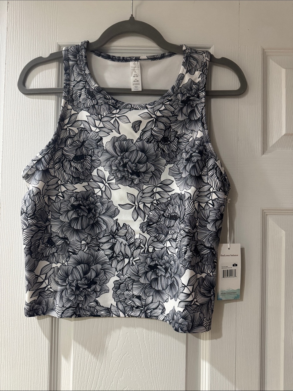 Find your Balance Women’s Floral Athletic Tank Top - White & Black